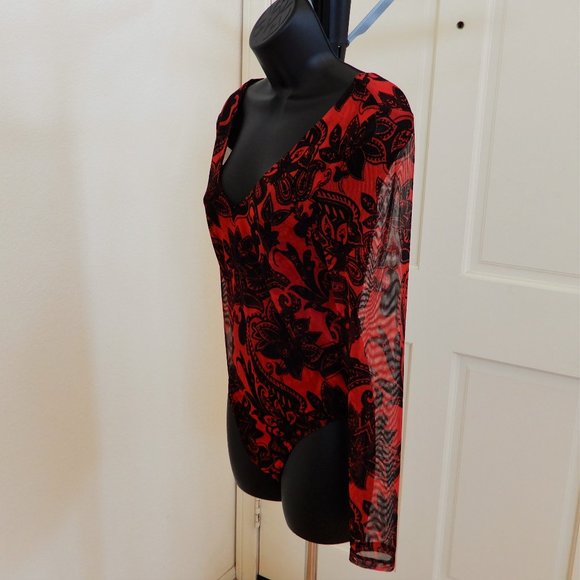 Socialite - Double V Long-Sleeve Bodysuit - NWOT - Picture 5 of 7